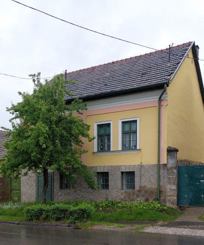Eladó családi ház, Pilismaróton 40 M Ft, 4 szobás