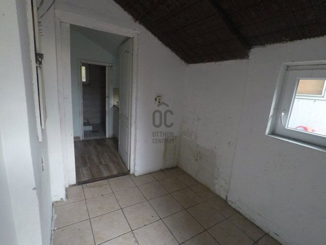 Eladó családi ház, Szigethalmon 15 M Ft, 2 szobás