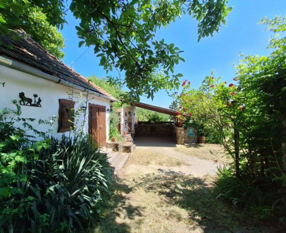 Eladó családi ház, Tapolcán 29.9 M Ft, 1 szobás