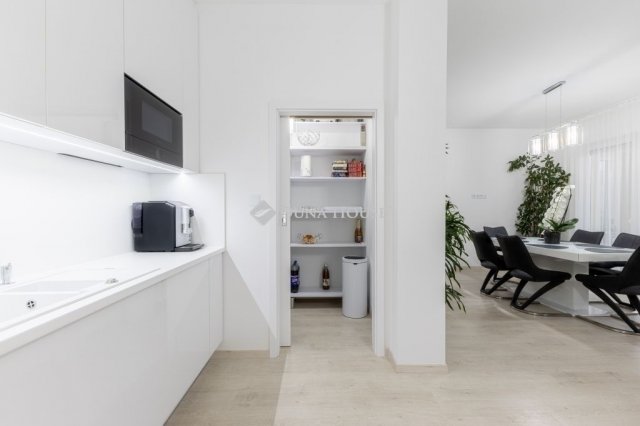 Eladó téglalakás, Budapesten, XIX. kerületben 152 M Ft, 3 szobás