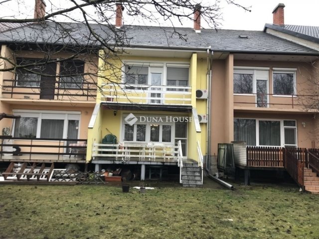 Eladó sorház, Lovasberényben 78 M Ft, 4+1 szobás