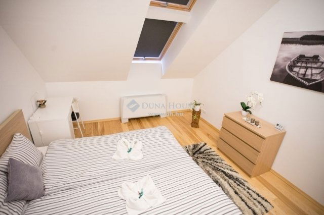 Eladó téglalakás, Budapesten, VII. kerületben 139 M Ft, 3 szobás