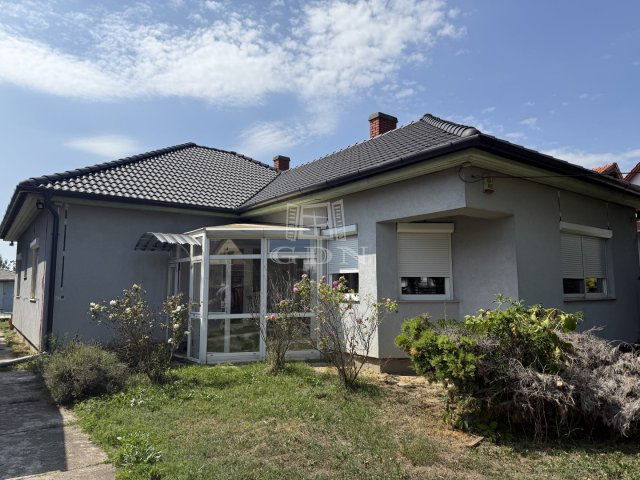 Eladó családi ház, Székesfehérvárott 145 M Ft, 5 szobás