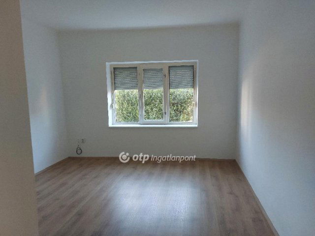 Eladó családi ház, Szabadszálláson 26.8 M Ft, 1+2 szobás