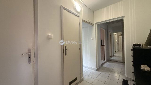 Eladó panellakás, Szombathelyen 47 M Ft, 3 szobás