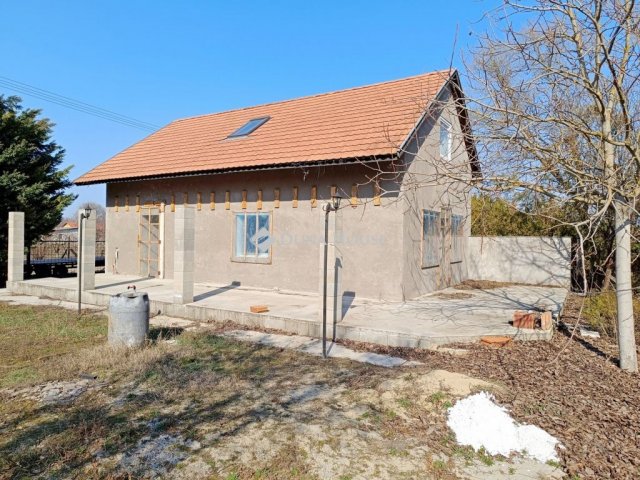 Eladó családi ház, Kecskeméten 29.9 M Ft, 4 szobás