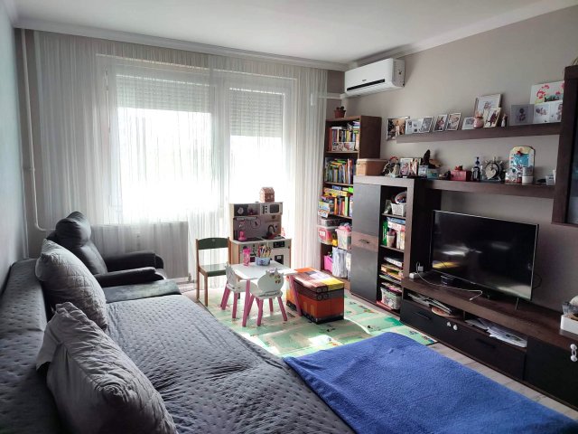 Eladó panellakás, Debrecenben 71 M Ft, 2+1 szobás