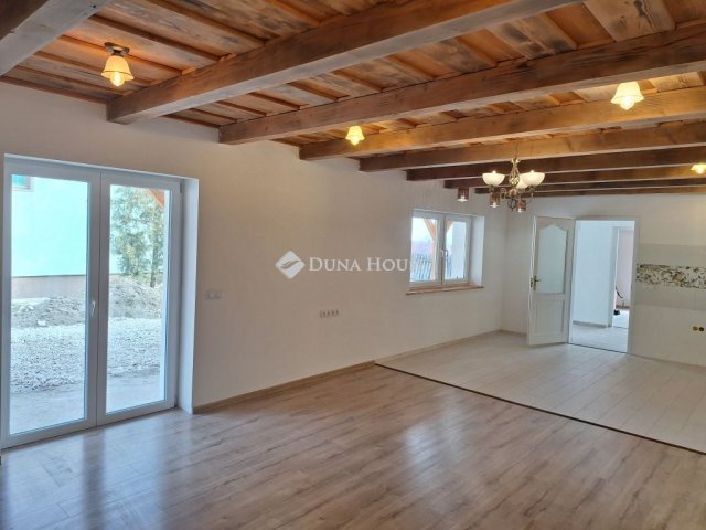 Eladó családi ház, Vértesbogláron 74.9 M Ft, 2 szobás