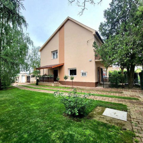 Eladó családi ház, Mikepércsen 219 M Ft, 5 szobás