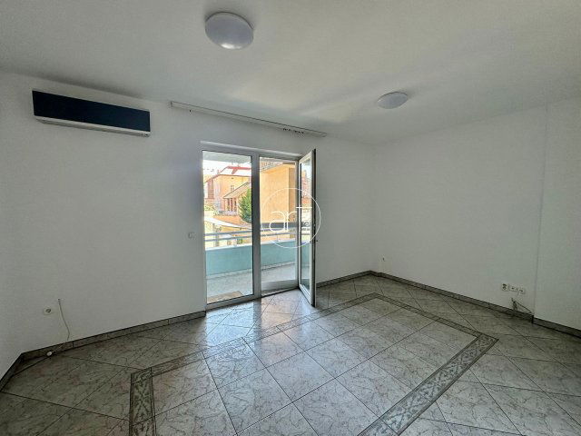 Kiadó téglalakás, albérlet, Szegeden, Szent István téren