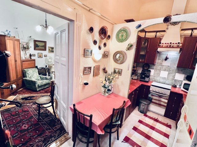 Eladó téglalakás, Budapesten, VIII. kerületben, Visi Imre utcában