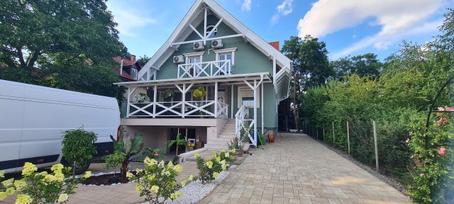 Eladó családi ház, Debrecenben 112.9 M Ft, 4+1 szobás