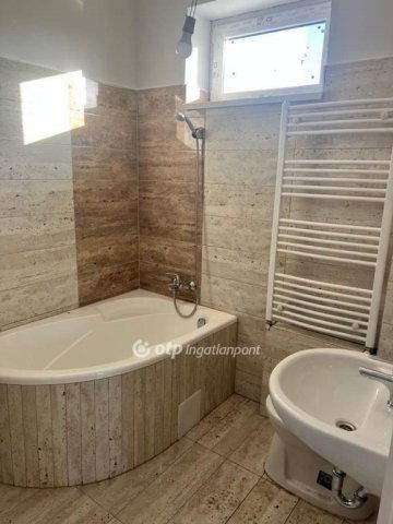 Eladó családi ház, Vámospércsen 74 M Ft, 3 szobás