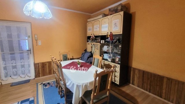 Eladó családi ház, Jászberényben 33 M Ft, 3 szobás