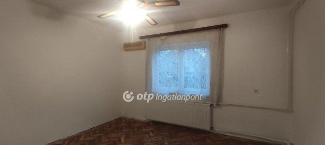Eladó családi ház, Kunszentmártonban 21.99 M Ft, 3 szobás