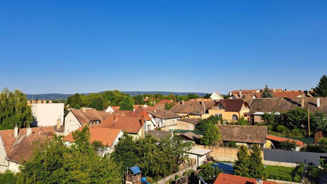 Eladó téglalakás, Tatán 41.9 M Ft, 2 szobás