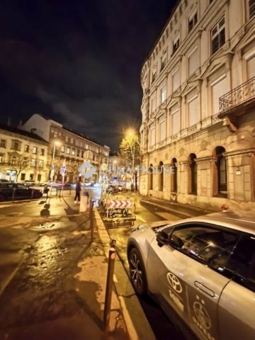 Eladó téglalakás, Budapesten, VI. kerületben 63.5 M Ft