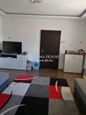 Eladó családi ház, Vecsésen 89.9 M Ft, 4 szobás