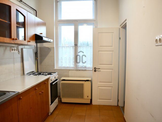 Eladó téglalakás, Kőszegen 24 M Ft, 1 szobás