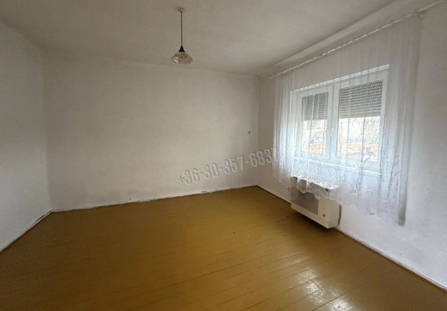 Eladó családi ház, Szatymazon 34.9 M Ft, 2 szobás
