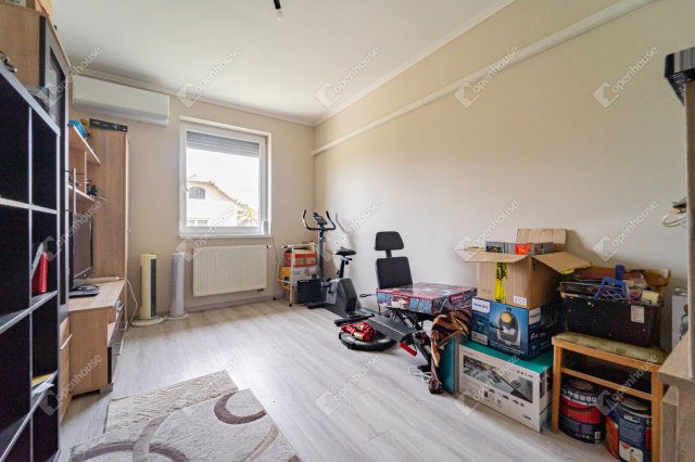 Eladó téglalakás, Monoron 84.9 M Ft, 4 szobás