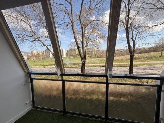 Eladó panellakás, Pécsett 54.9 M Ft, 3 szobás