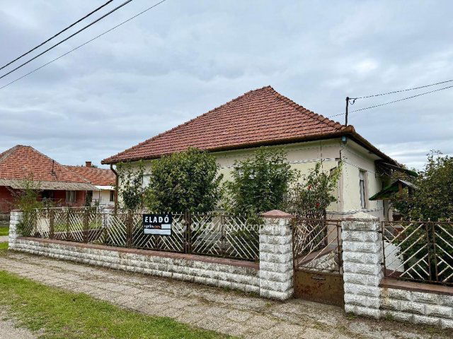 Eladó családi ház, Sajópetrin 17.9 M Ft, 3 szobás