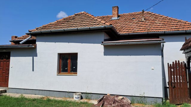 Eladó családi ház, Tiszatenyőn 12.7 M Ft, 2 szobás