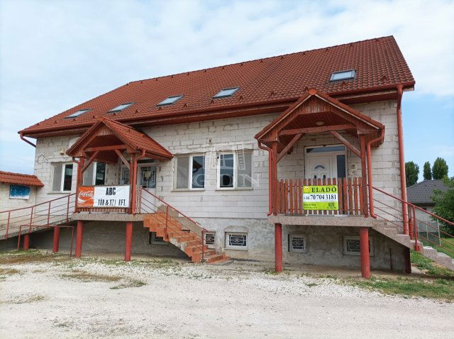 Eladó családi ház, Bicskén 199 M Ft, 5 szobás