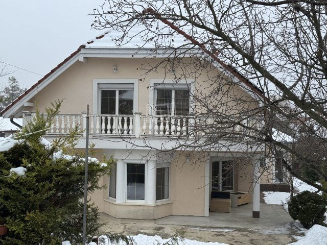 Eladó családi ház, Budaörsön 299 M Ft, 5+1 szobás