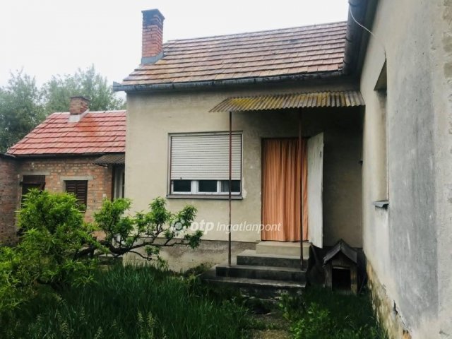 Eladó családi ház, Felsőszentmártonon 20 M Ft, 4 szobás