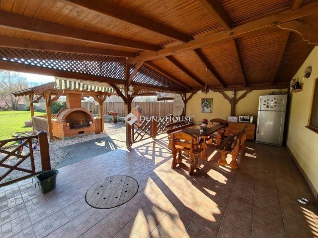 Eladó mezogazdasagi ingatlan, Pilisen 90 M Ft