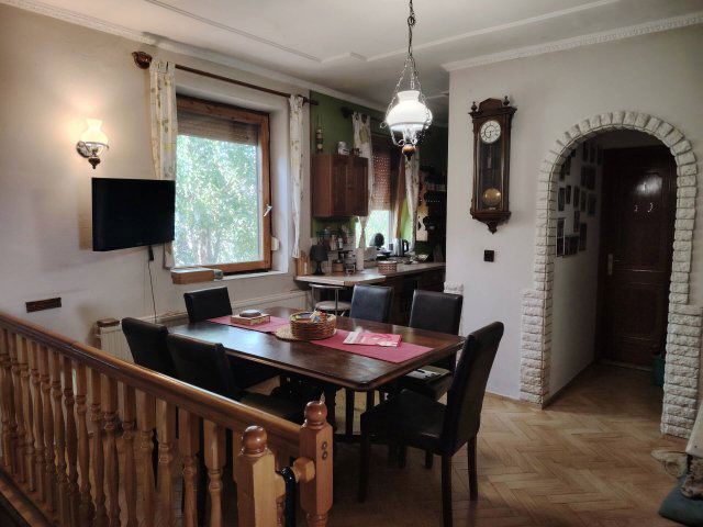 Eladó családi ház, Pécsett 89.9 M Ft, 5+5 szobás
