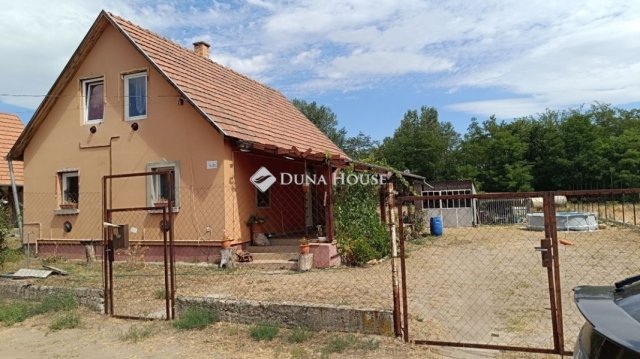 Eladó családi ház, Szentmártonkátán 50.9 M Ft, 4 szobás