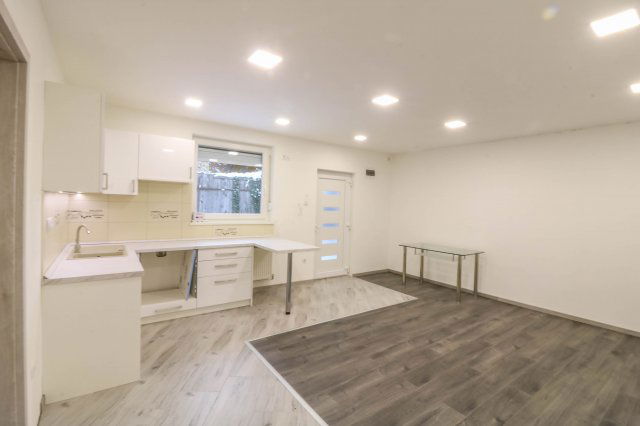 Eladó téglalakás, Budapesten, IV. kerületben, Nap utcában