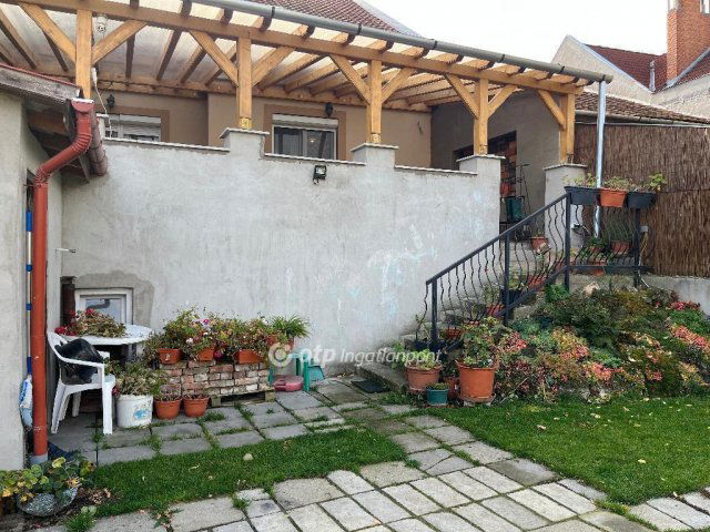 Eladó sorház, Egerben 95.9 M Ft, 4 szobás / költözzbe.hu