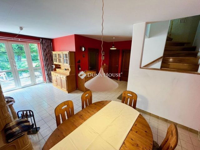 Eladó családi ház, Székesfehérvárott 159.9 M Ft, 4 szobás