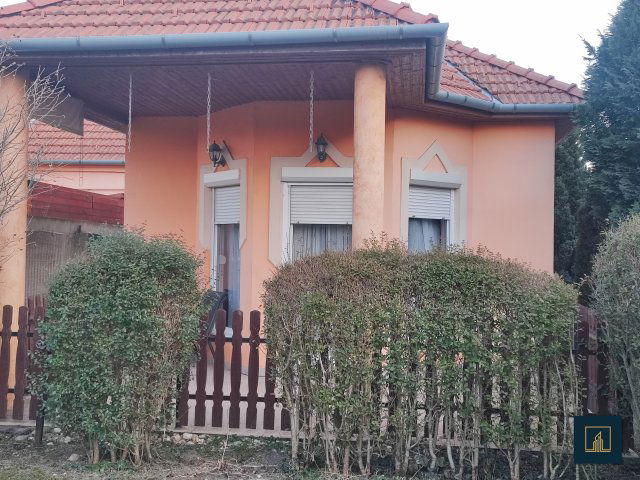 Eladó ikerház, Mosonmagyaróváron 68.5 M Ft, 4 szobás