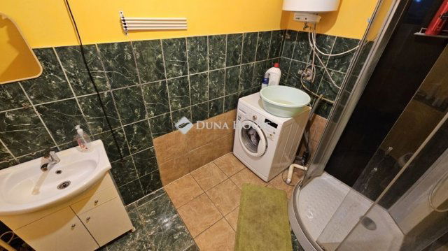 Eladó családi ház, Előszálláson 23 M Ft, 2 szobás