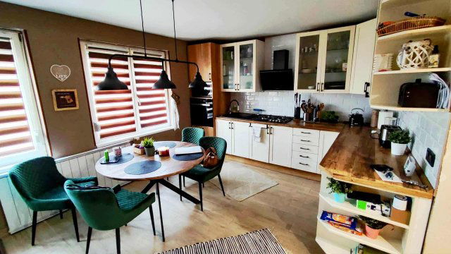 Eladó családi ház, Egerben 138.9 M Ft, 5 szobás