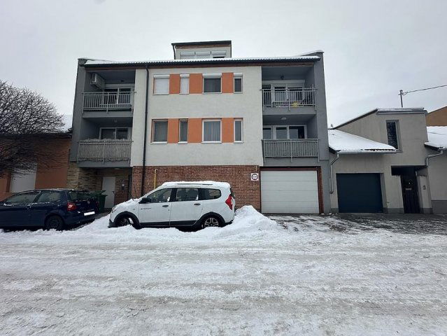 Eladó garázs, Budapesten, IV. kerületben 5.9 M Ft