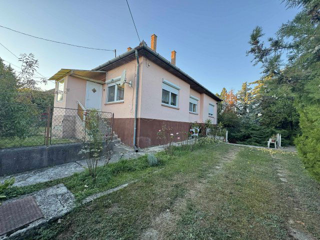 Eladó családi ház, Szirákon 64.5 M Ft, 8 szobás