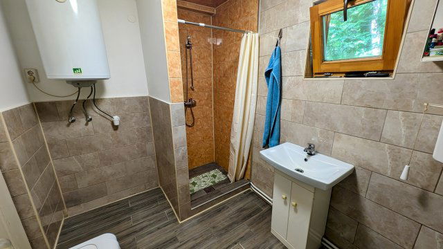 Eladó családi ház, Nyárlőrincen 40 M Ft, 2 szobás