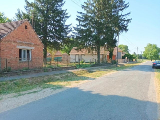 Eladó családi ház, Orosztonyon 9 M Ft, 4 szobás