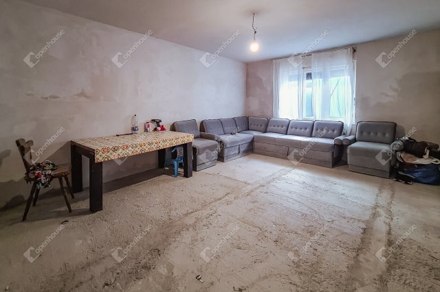 Eladó családi ház, Mosonmagyaróváron 39.9 M Ft, 4 szobás