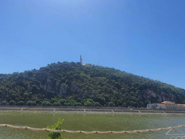Eladó téglalakás, Budapesten, V. kerületben 68 M Ft, 1 szobás