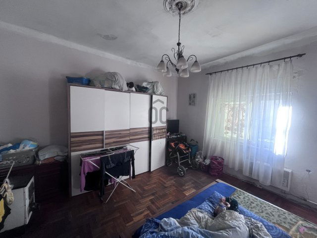 Eladó családi ház, Pápán 30.015 M Ft, 3 szobás