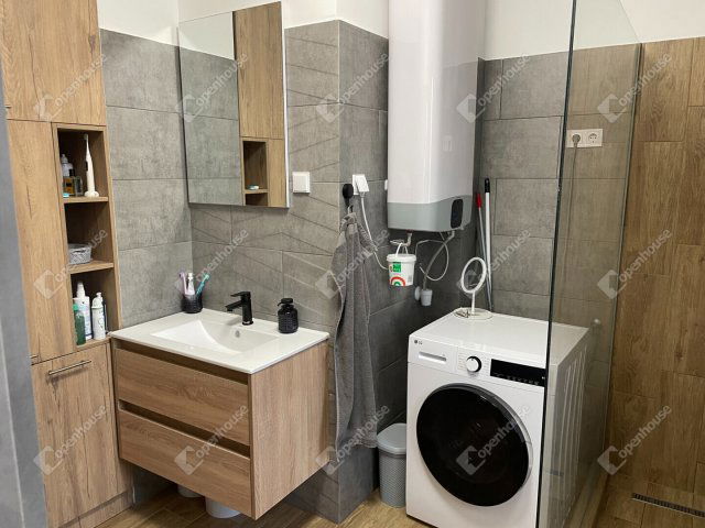 Eladó téglalakás, Szombathelyen 58.9 M Ft, 2 szobás