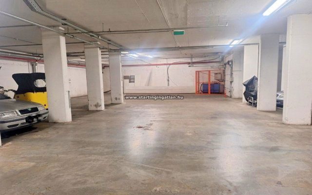 Eladó garázs, Budapesten, VIII. kerületben, Szerdahelyi utcában