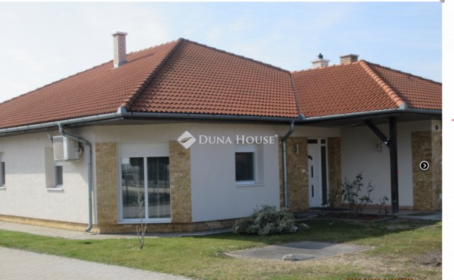 Eladó családi ház, Délegyházán 165 M Ft, 4 szobás